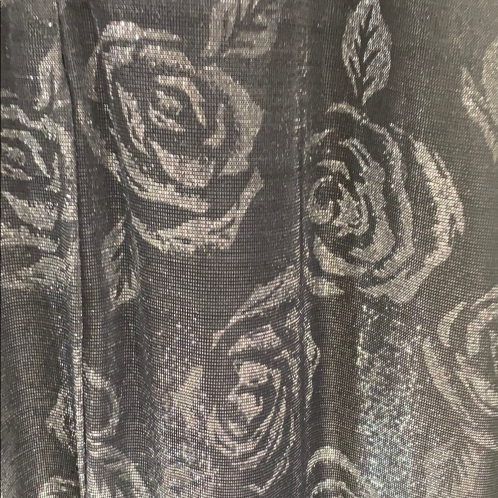 Metallic V-neck Gown - Picture 5 of 5
